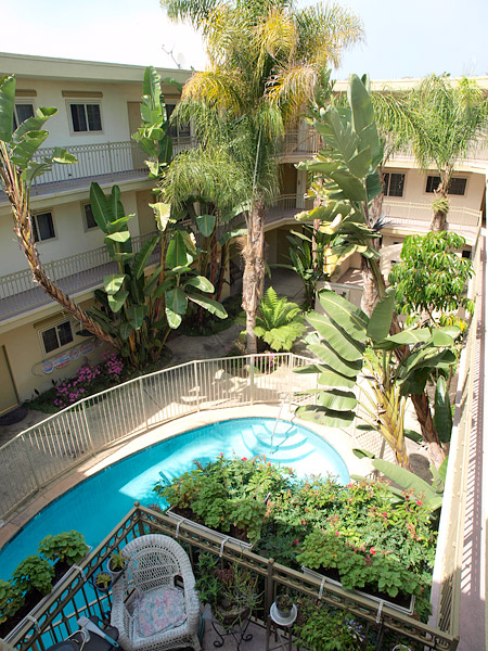 Redlands, Playa Del Rey Apartments