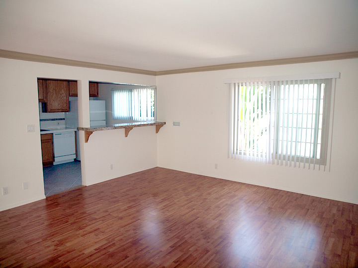 Redlands, Playa Del Rey Apartments