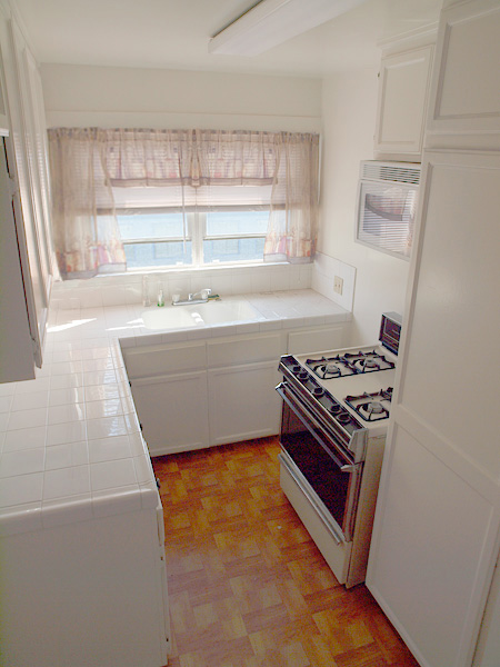 West Doran Apartments, Glendale